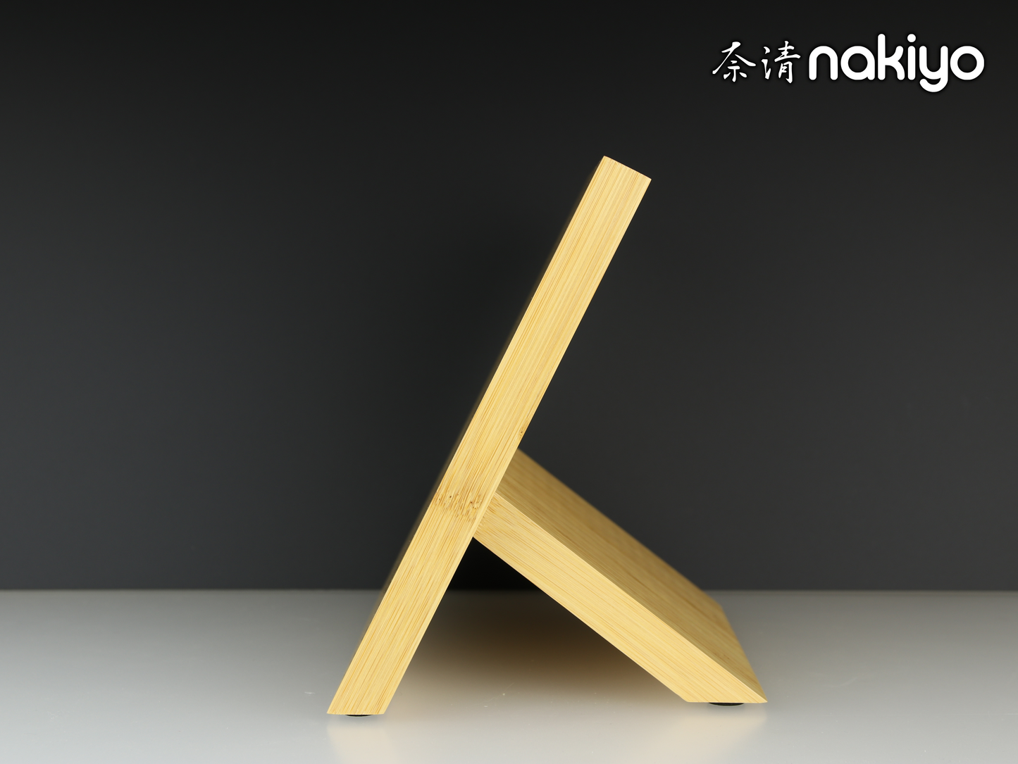 Nakiyo Magnetic Knife Stand