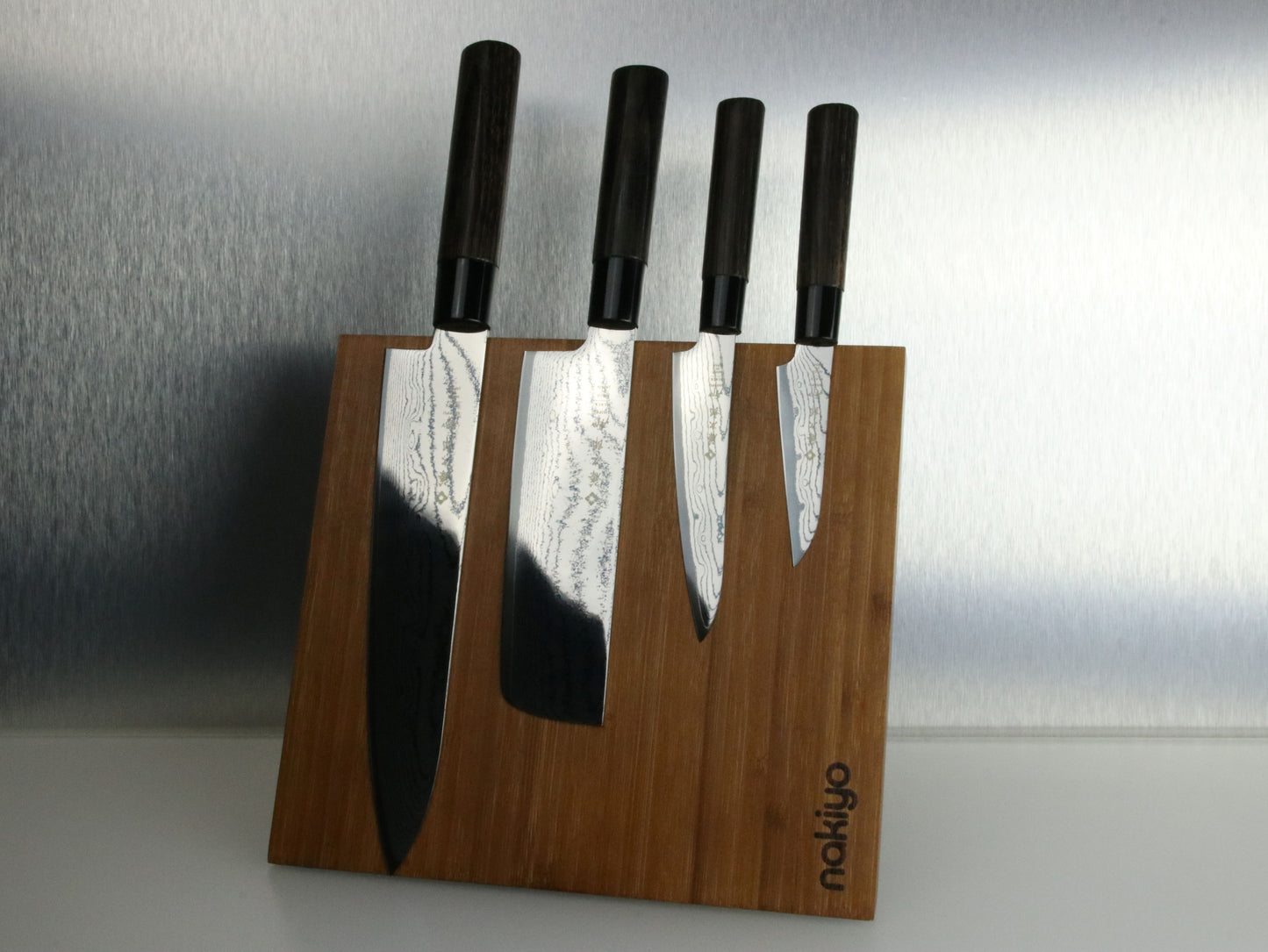 Tojiro Shippu Black 4-Piece Set with Magnetic Stand